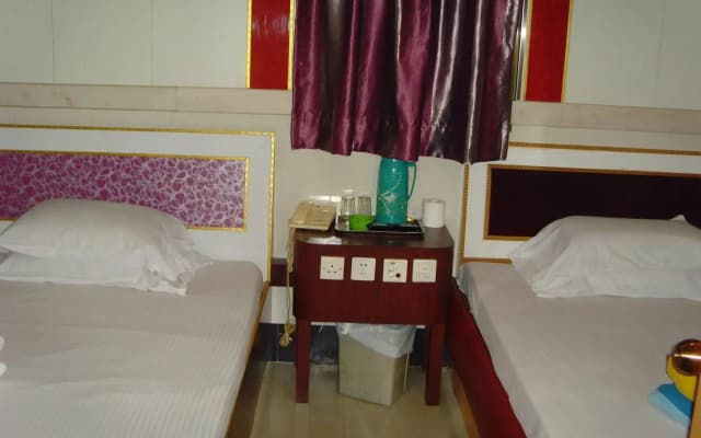 Long Yuen Hotel - photo 5