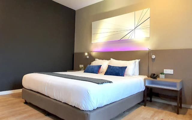 Empire Damansara | Deluxe King Hotel Suite - photo 2