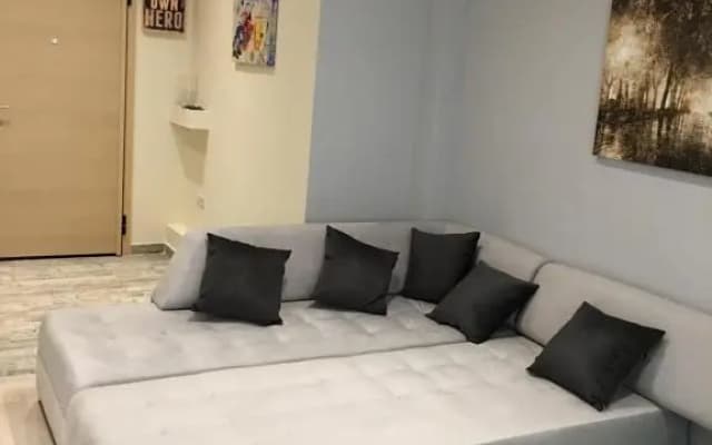 Acropolis brand new 1min from metro! - photo 4