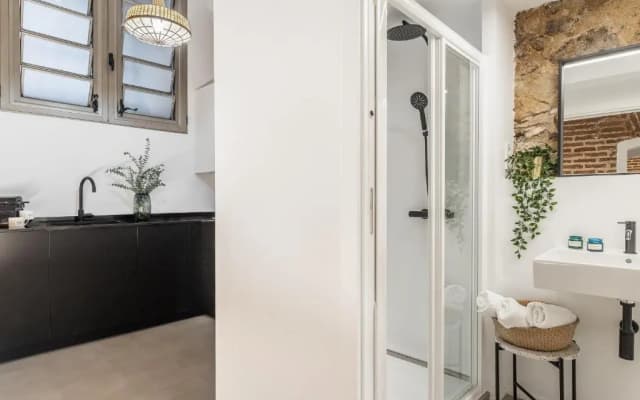 BNBHolder The Design Loft CHUECA - photo 5