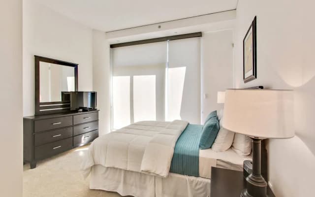 Global Luxury Suites at Figueroa Street - photo 3