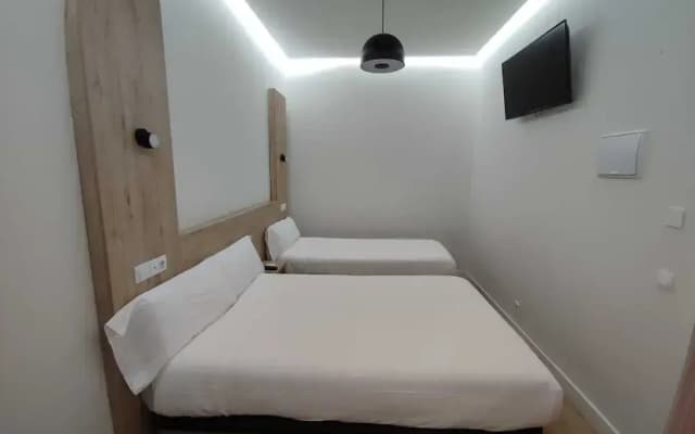 Hostal Manuela by gaiarooms - photo 5