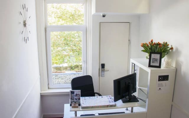 Floris Hotel - photo 4