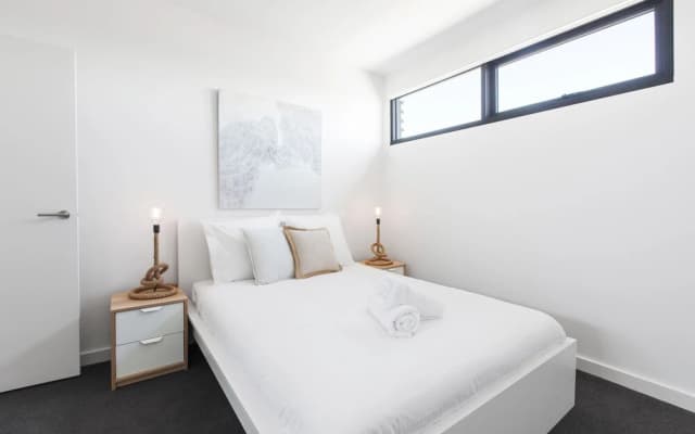Spacious Urban Oasis in Central Location - photo 3