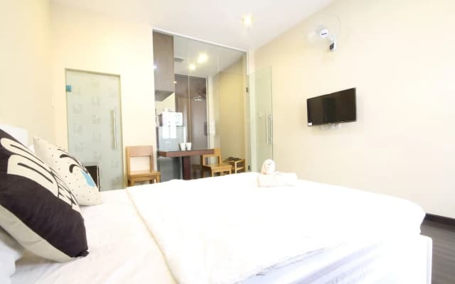 Smiley Apartment 13 - Adults Only - photo 4