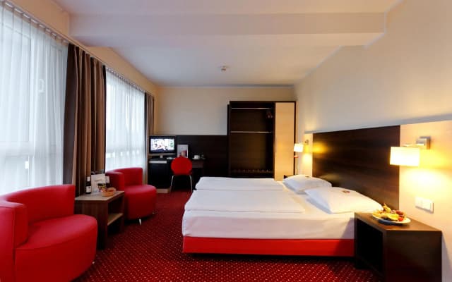 Premier Inn Berlin City Süd - photo 5