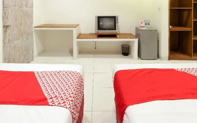 OYO 817 Mesari Beach Inn - photo 3