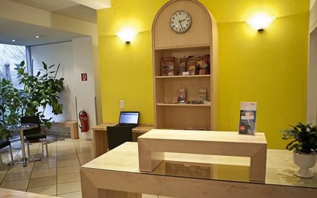 Hotel Caroline - photo 2
