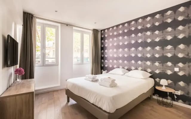 Spacious Apartment With 2 Rooms - photo 4
