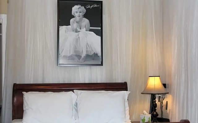 Hollywood Dream Suites - photo 3