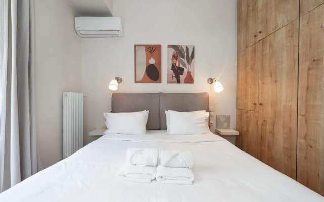 Contemporary Apartment made of Wood and Stone - photo 2