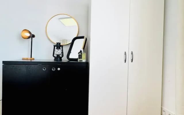 Comfortable Room Near Kaufpark Alterlaa - photo 5