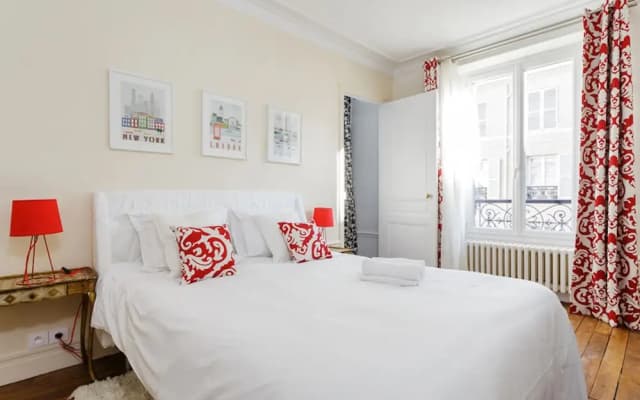 River Seine - Notre Dame Apartment - photo 3