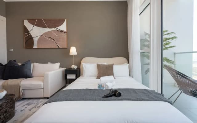 Spacious Studio in Carson C - Damac Hills - photo 4