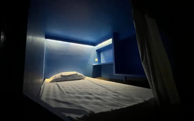 Central Pod Capsule Hostel - photo 2