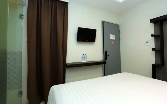 RedDoorz @ Istana Kuta Galeria - photo 2