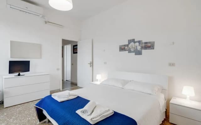 Lulli Cozy Apartment with Balcony - photo 4