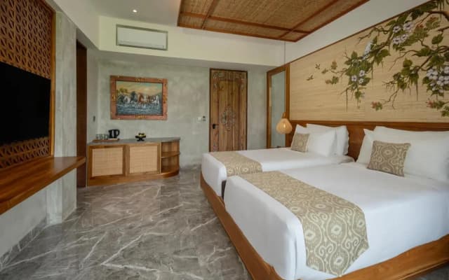 Emana Akatara - photo 5