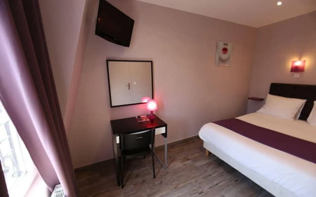 Sweet Hotel - photo 3