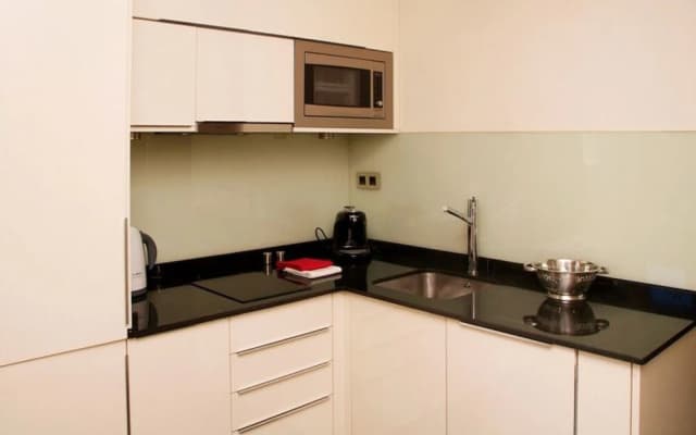 Roomspace Sandoval Apartments - photo 4