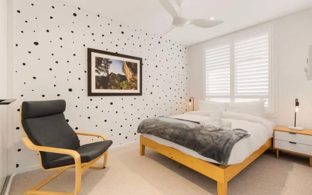 A Light Filled Contemporary Design Apartment - photo 2