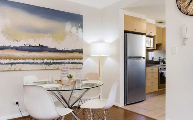Woolloomooloo Modern Apartment 12 BRK - photo 3