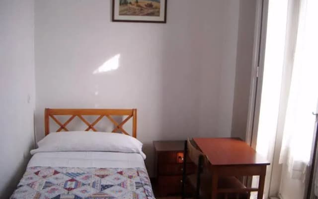 Hostal Tudescos - photo 2