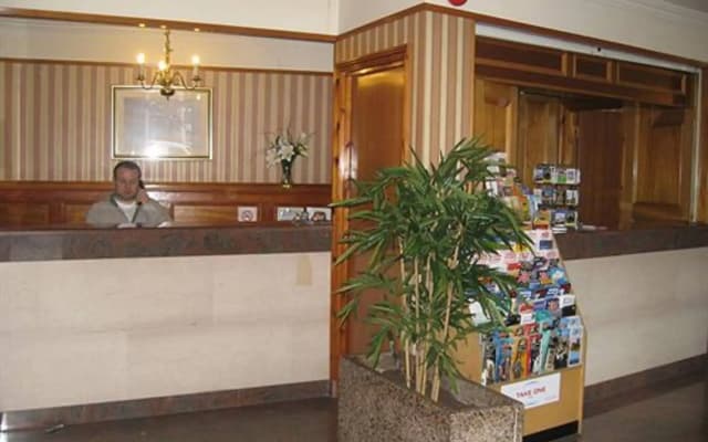 Carlton Hotel - photo 2