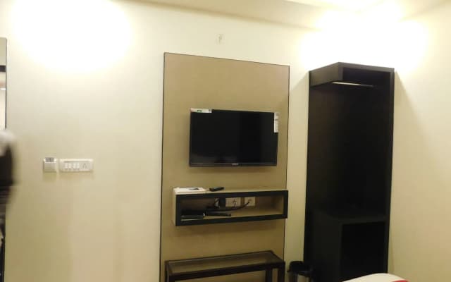 Hotel Gauranga Nearest New Delhi Railway Station - photo 4