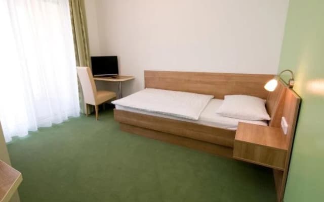 Hotel Bauer Rauchenwarth - photo 3