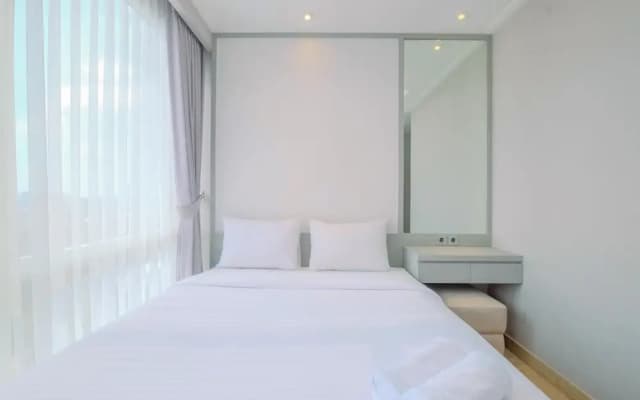 Elegant And Comfy 2Br At Menteng Park Apartment - photo 2