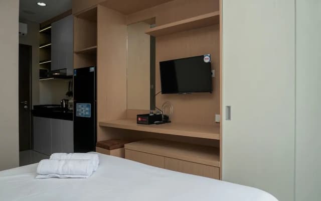 Pool View Studio Apartment Ciputra International - photo 4
