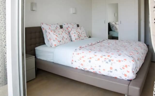 2 Bedroom Apartment With Balcony Near Eiffel Tower and Invalides - photo 5