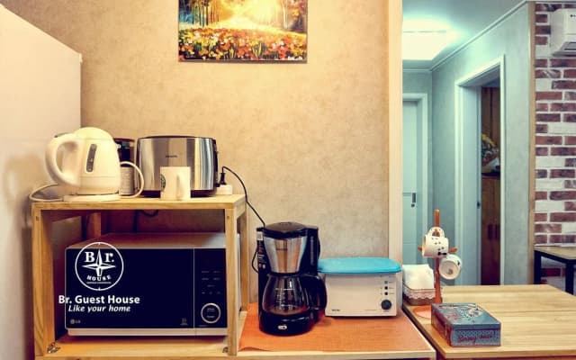 Br. Guesthouse Hongdae - photo 5