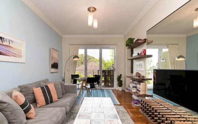 Sleek Contemporary Bondi Beachside Apartment - photo 2