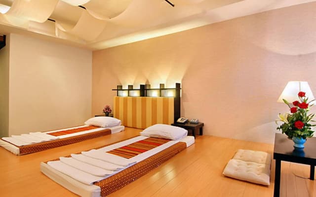 Tai Pan Hotel - photo 4