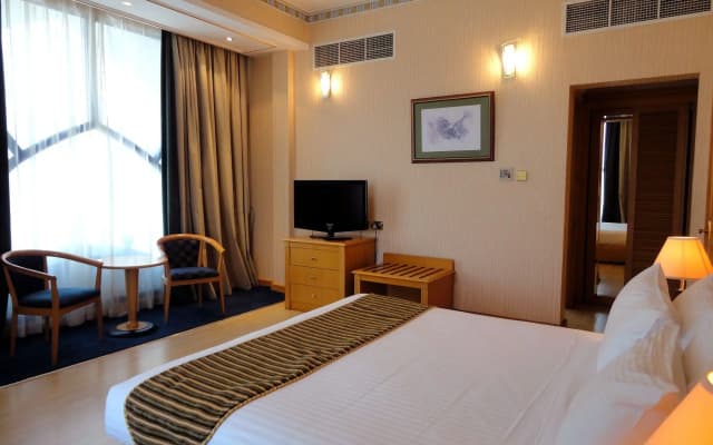 Beach Bay Hotel - photo 4