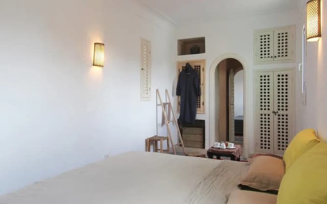 Stylish loft with private roof top - photo 4