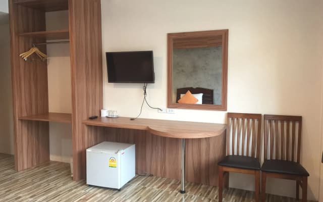 OYO 1118 K L Boutique Hotel (Vaccinated Staff) - photo 5