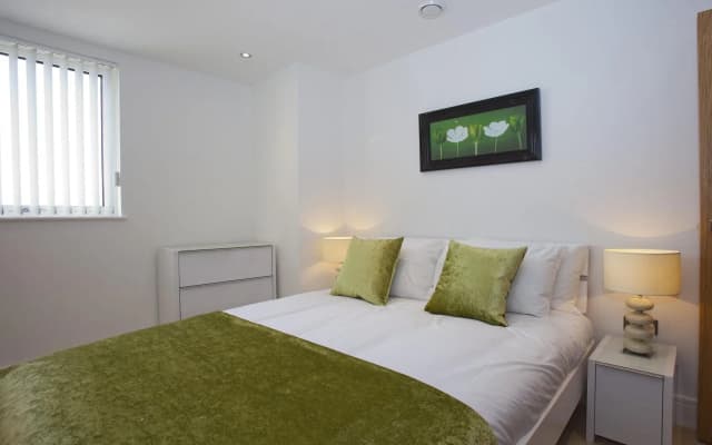 Apple Apartments Greenwich - photo 2