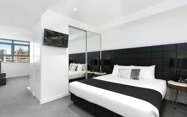 Kozyguru | Chatswood | Convenient 1 Bed Studio Apt - photo 2