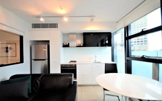 Apartments Melbourne Domain - CBD Paris End - photo 2