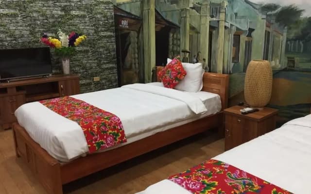 Dollar Homestay & Travel - photo 2