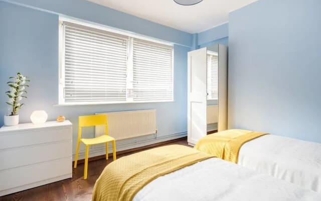 Tower Bridge Apartment - photo 4