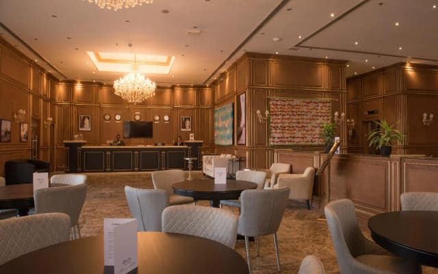 Premium Strato Hotel - photo 2