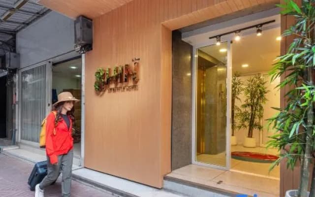 Shin Hotel Chinatown - photo 4