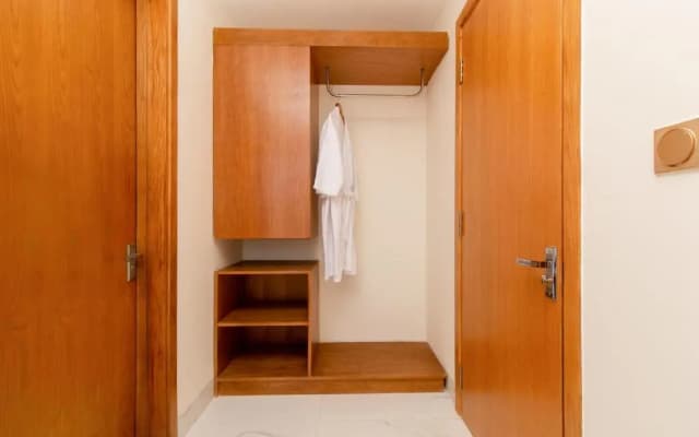 Maple Suite Hotel And Apartment - photo 3