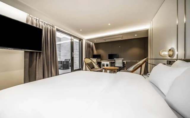 Jongno Hotel Laboum - photo 4