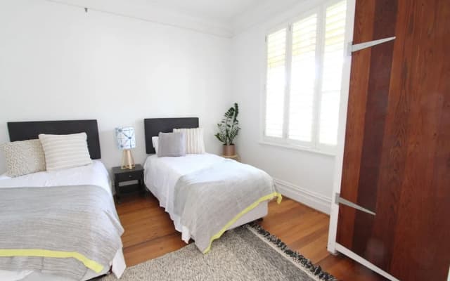 Beautiful Manly Beach House - photo 3