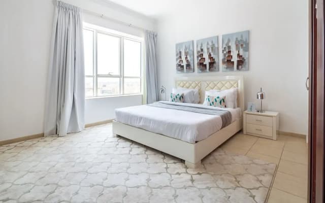 Premier 1BR Apartment in JLT - Sleeps 3! - photo 3